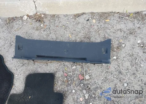 2015 Toyota Corolla Le z USA, uszkodzony, nr VIN 2T1BURHE6FC453944